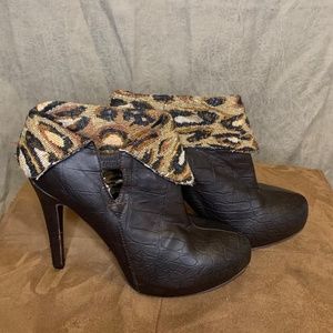 Christian Lay ankle boot with leopard print collar Sz 7